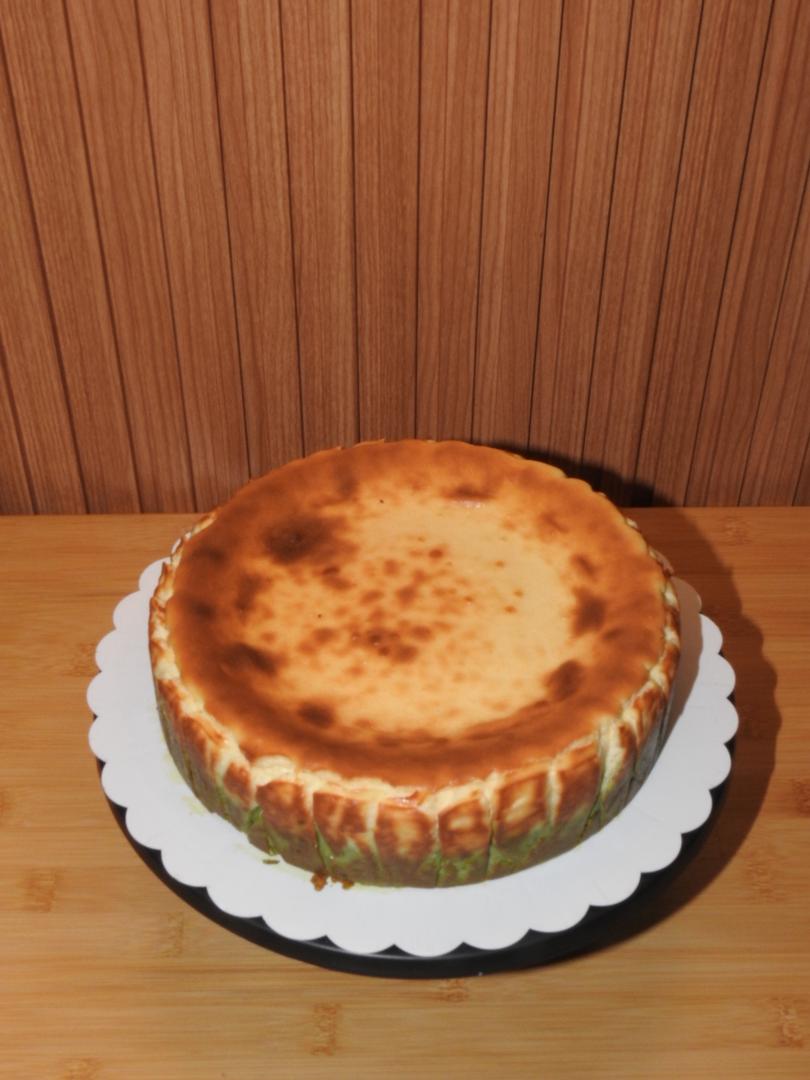 Matcha Pistachio Kunafa Burnt Cheese